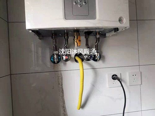 保利云禧洋房壁挂炉安装博世品牌